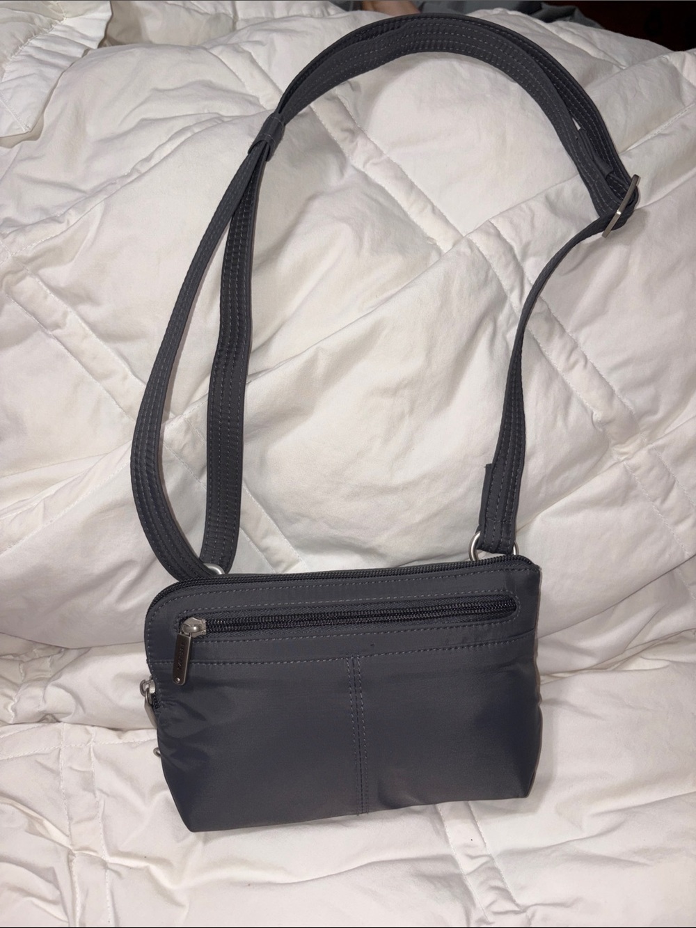 Nwot TRAVELON CONVERTIBLE CROSSBODY & WAIST BAG - Picture 9 of 10